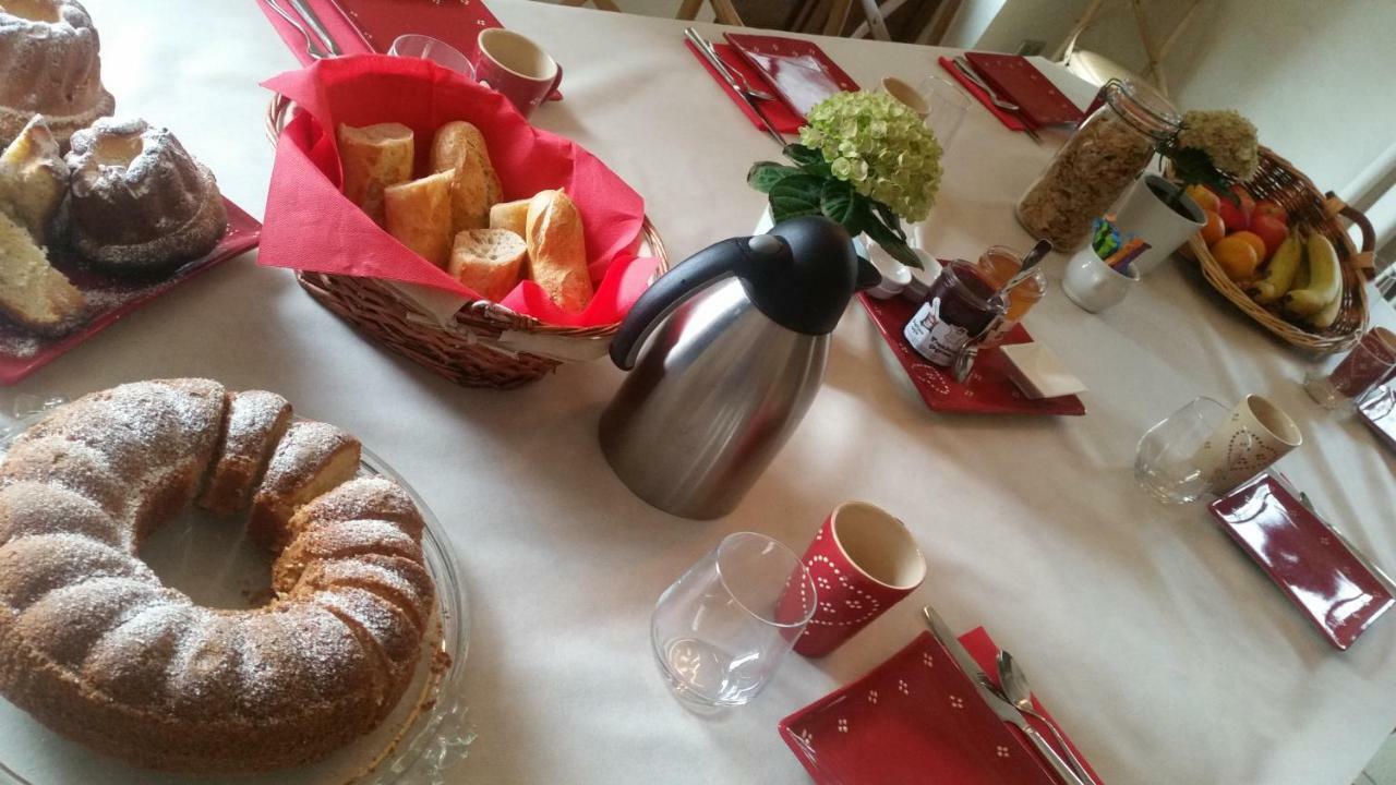 เล ช็องบร์ เช คริสติน Bed & Breakfast อูทรอทต์ ภายนอก รูปภาพ