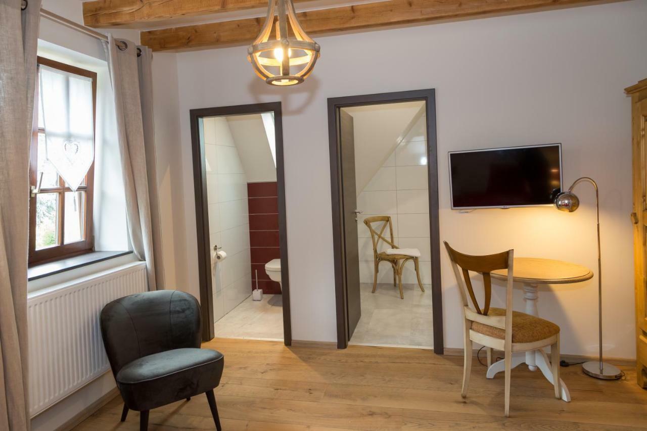 เล ช็องบร์ เช คริสติน Bed & Breakfast อูทรอทต์ ภายนอก รูปภาพ