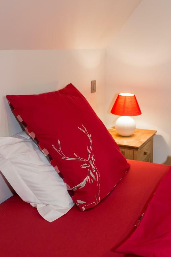 เล ช็องบร์ เช คริสติน Bed & Breakfast อูทรอทต์ ภายนอก รูปภาพ