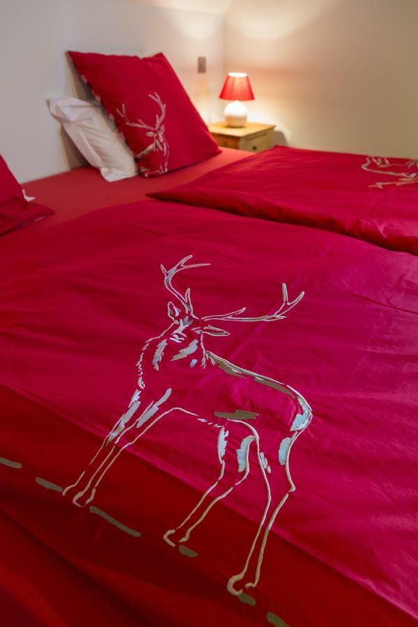 เล ช็องบร์ เช คริสติน Bed & Breakfast อูทรอทต์ ภายนอก รูปภาพ