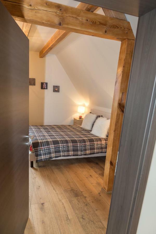 เล ช็องบร์ เช คริสติน Bed & Breakfast อูทรอทต์ ภายนอก รูปภาพ