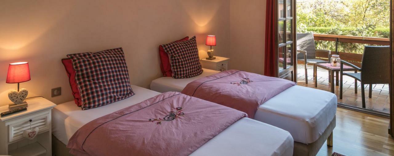 เล ช็องบร์ เช คริสติน Bed & Breakfast อูทรอทต์ ภายนอก รูปภาพ