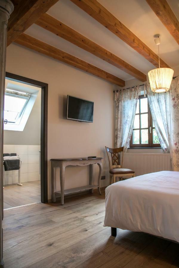 เล ช็องบร์ เช คริสติน Bed & Breakfast อูทรอทต์ ภายนอก รูปภาพ