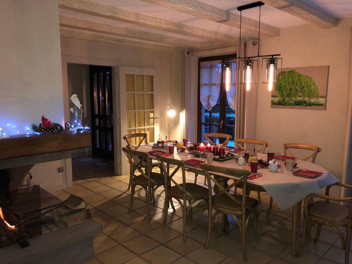 เล ช็องบร์ เช คริสติน Bed & Breakfast อูทรอทต์ ภายนอก รูปภาพ